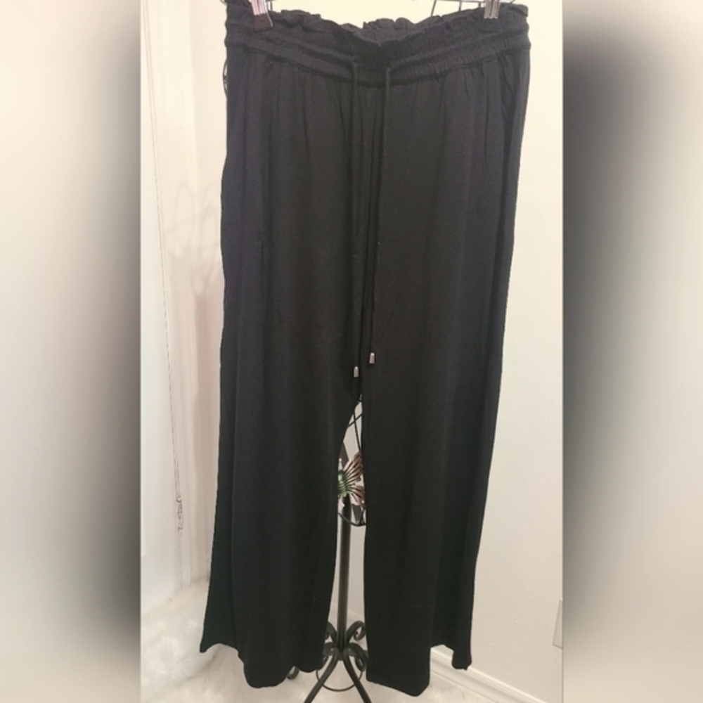 Wide leg black trousers‎